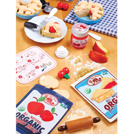 Creative Chefs™ Pie Kit - 
The accessories included in this kit are super realistic and specifically designed to make the play experience more real.