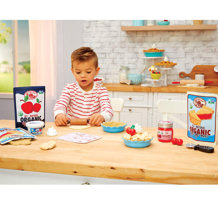 Creative Chefs™  Pie Kit – Baking Playset - 
This set encourages little chefs to use their imagination and get creative with their dishes.