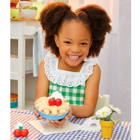 Creative Chefs™  Pie Kit – Baking Playset - 
Pretend to make an old-fashioned homemade apple pie just like grandma did.