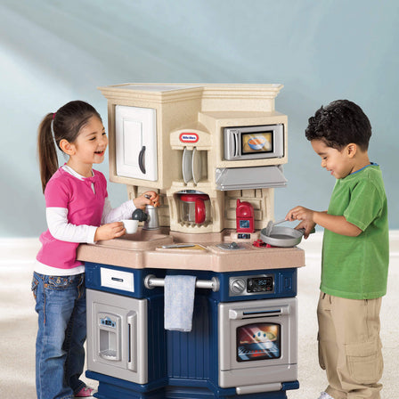 Super Chef Kitchen™ - 
Compact, stylish modern kitchen playset makes a great addition to any play area.