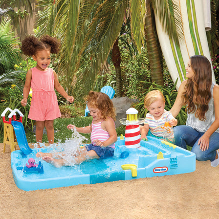 Splash Beach™ - 
Large surface allows for multiple kids to play together.