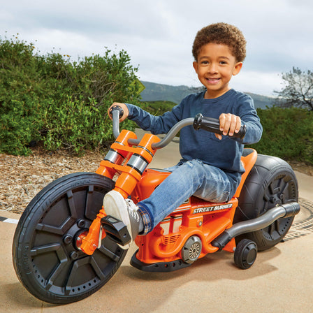 Street Burner™ - 
Front wheel pedals allow kids to control how fast or slow they go.