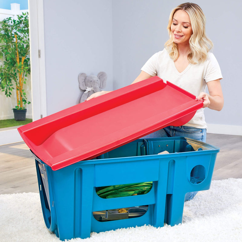 The slide transforms into a lid for easy storage