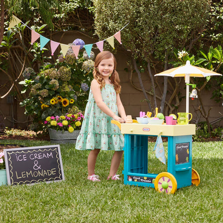 2-in-1 Lemonade and Ice Cream Stand - 
Kids will feel like a real street food vendor by pushing the cart on wheels that really roll