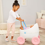 This classic doll buggy is perfect for little ones who love to pretend to play mommy