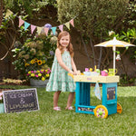 Kids will feel like a real street food vendor by pushing the cart on wheels that really ro